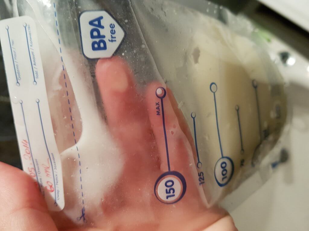 Ce poți face cu laptele matern stocat și expirat?