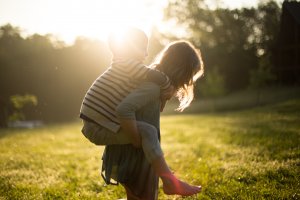 Copiii nu spun "am avut o zi grea". Ci "întreabă te joci cu mine?"